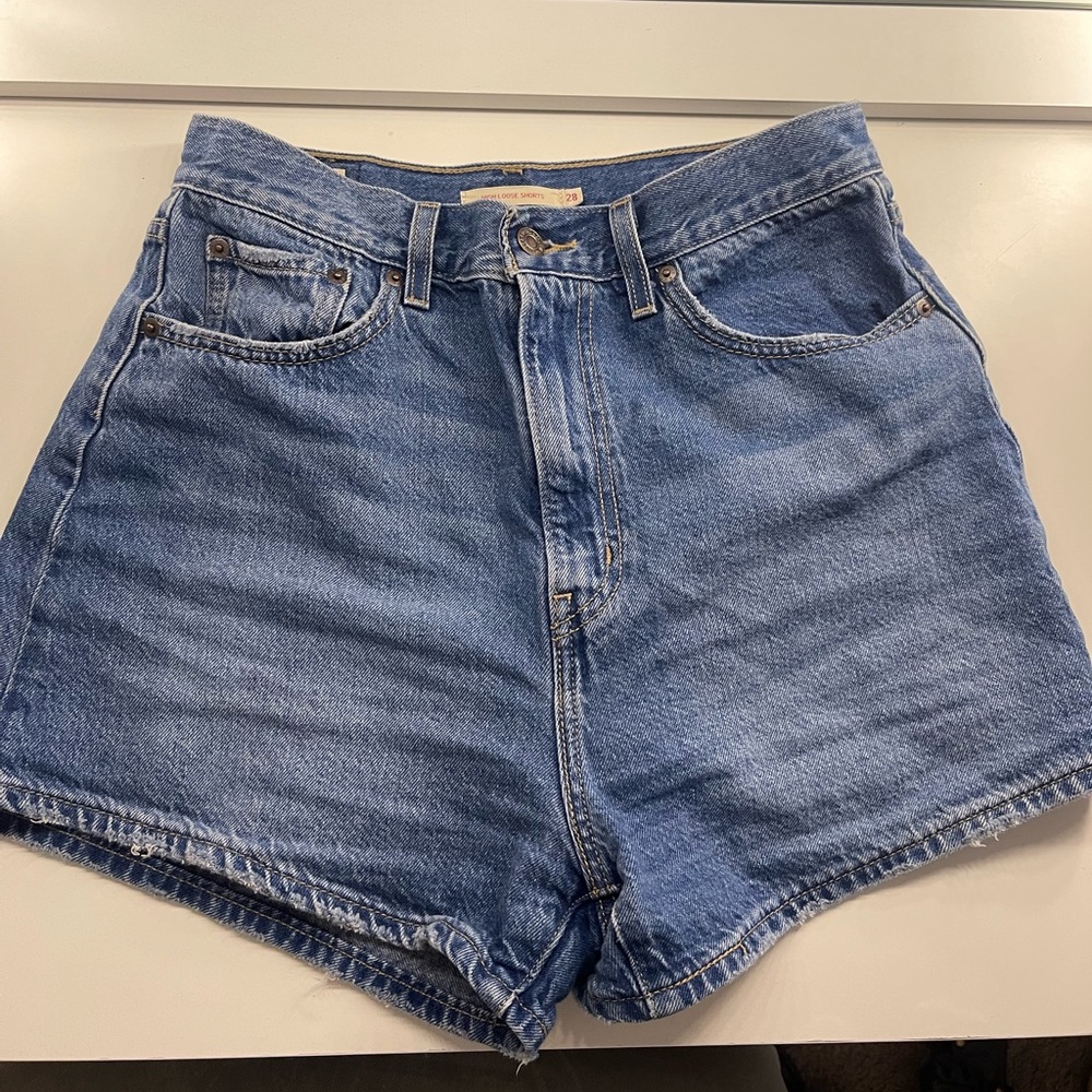 women’s levi’s shorts